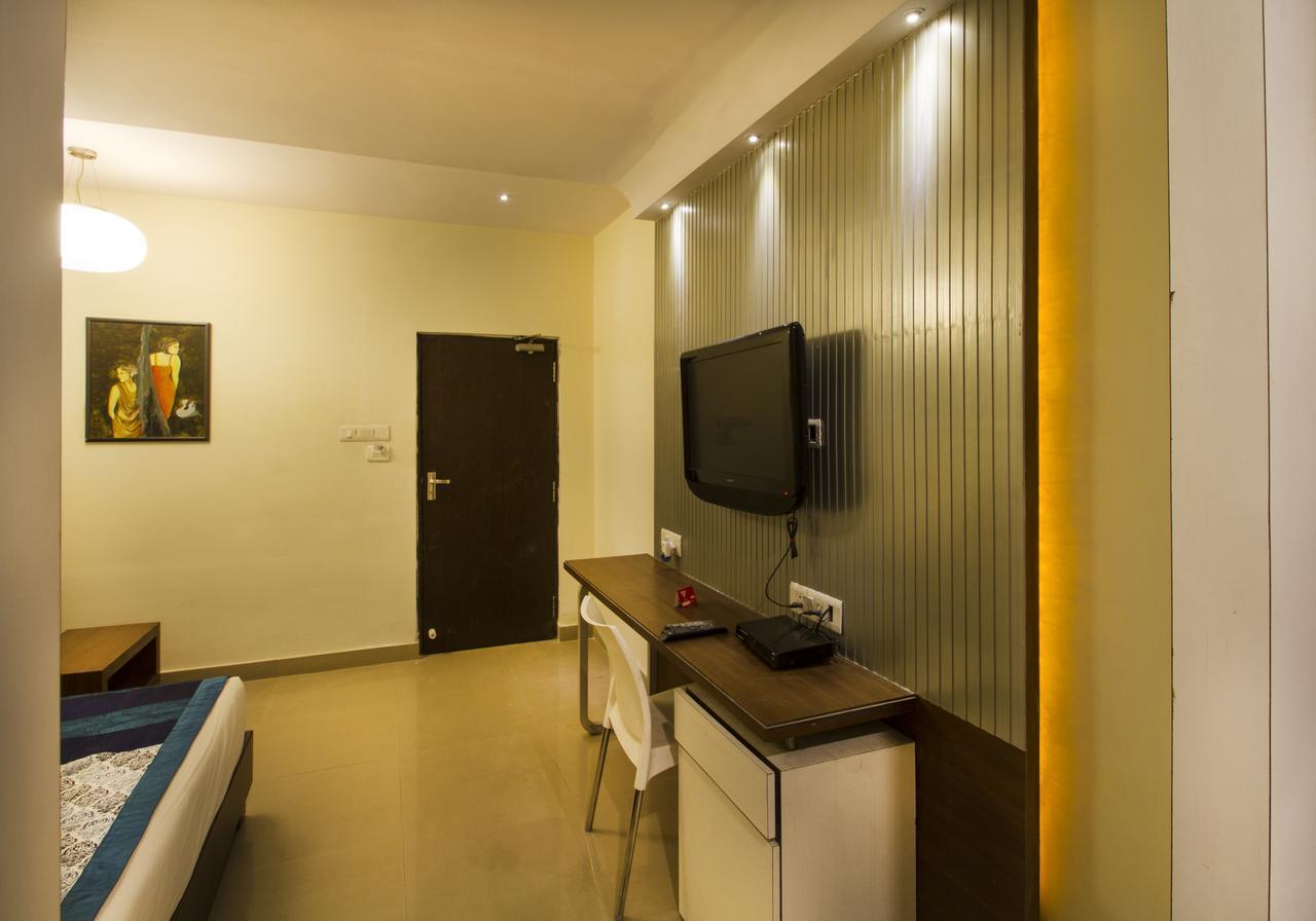 Oyo 984 Hotel Gn International Lālāguda Dış mekan fotoğraf